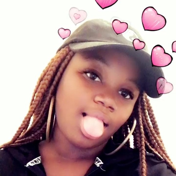 Meet your Posher, Demeria - Picture 1 of 1